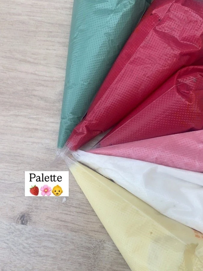 Icing colours ready to go